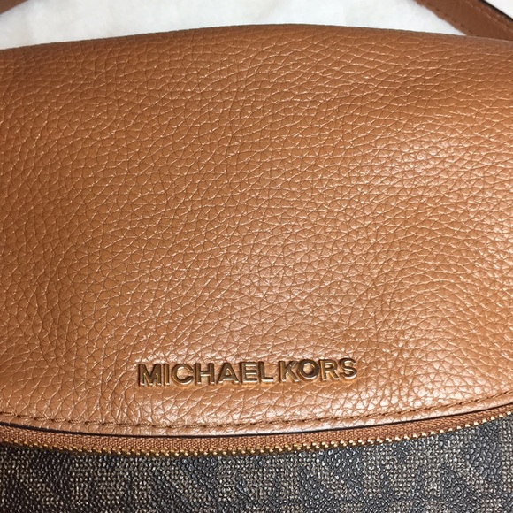 Gorgeous MICHAEL KORS BROWN CROSSBODY JUST REDUCED - Picture 2 of 12